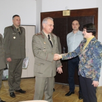 ПОЛКОВНИК ГЕОРГИ ПЕТКОВ НАГРАДИ ИЗЯВИЛИЯ СЕ УЧЕНИК ОТ СУ „ВАСИЛ ЛЕВСКИ“ РУМЕН ГАТЕВ