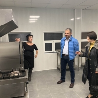 КМЕТЪТ Д-Р ИВАН ИВАНОВ И ЗАМ.-КМЕТЪТ КРАСИМИРА ЙОРДАНОВА ИНСПЕКТИРАХА РЕМОНТА В ДОМА ЗА СТАРИ ХОРА В СЕЛО ДОБРОМИРКА
