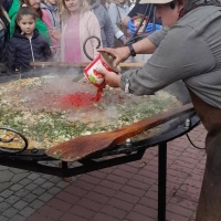 За празника на Севлиево Ути Бъчваров приготви вкусен Северняшки кебап с тиквен качамак