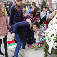 СЕВЛИЕВО ОТБЕЛЯЗА ДЕНЯ, ВЪЗВЕСТИЛ КРАЯ НА ПЕТВЕКОВНОТО РОБСТВО